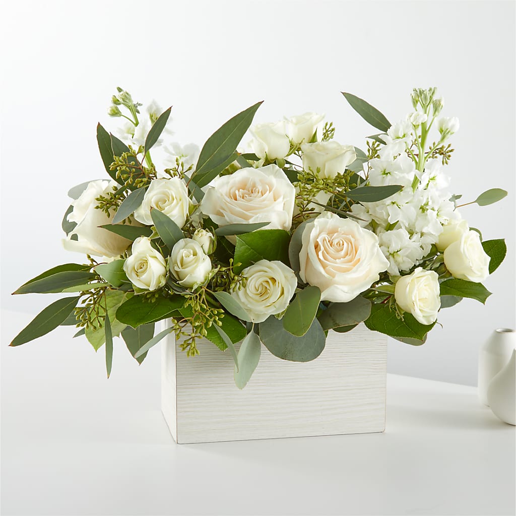Fresh Linen Box Bouquet – Rambling Rose Florist, Dunedin FL