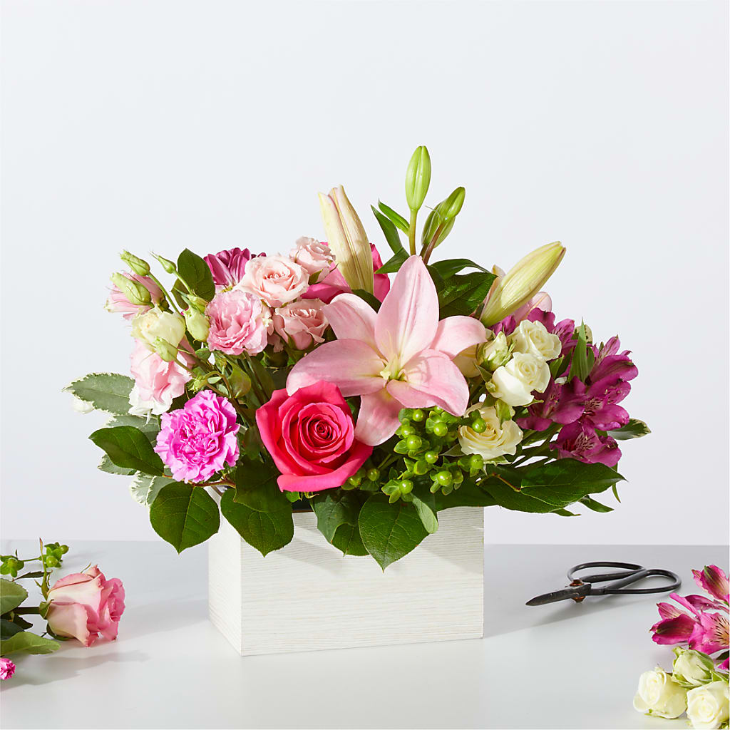 Sweetberry Box – A Florist Original – Rambling Rose Florist, Dunedin FL