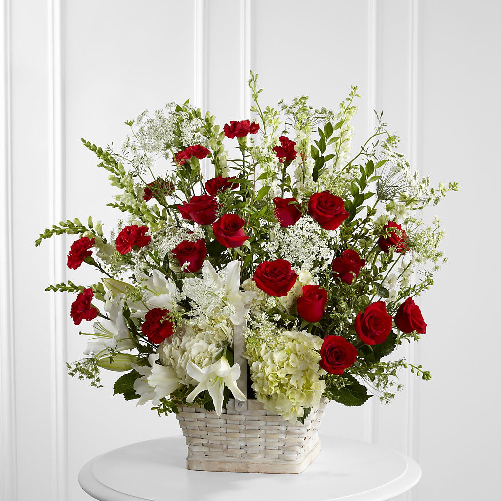In Loving Memory Arrangement – Rambling Rose Florist, Dunedin FL