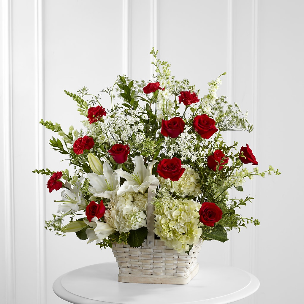 In Loving Memory Arrangement – Rambling Rose Florist, Dunedin FL