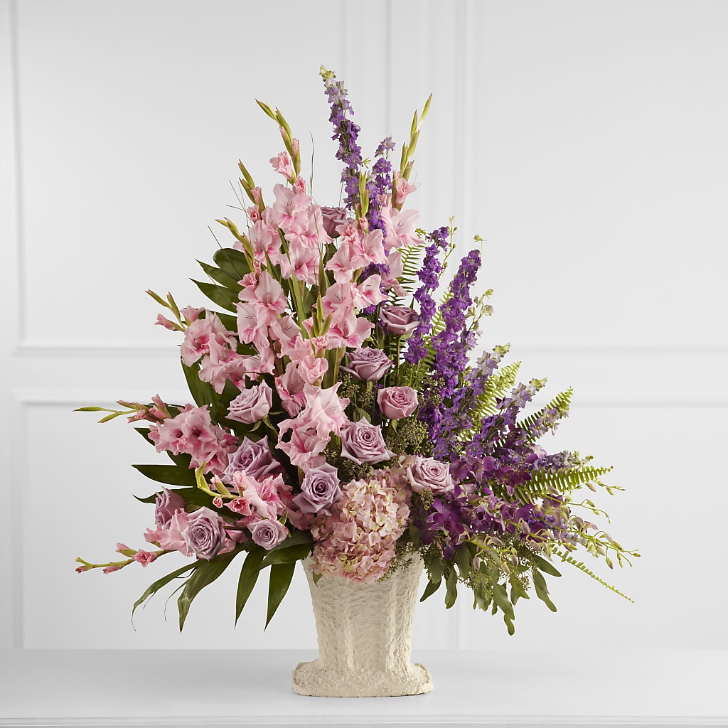 Flowing Garden Arrangement – Rambling Rose Florist, Dunedin FL