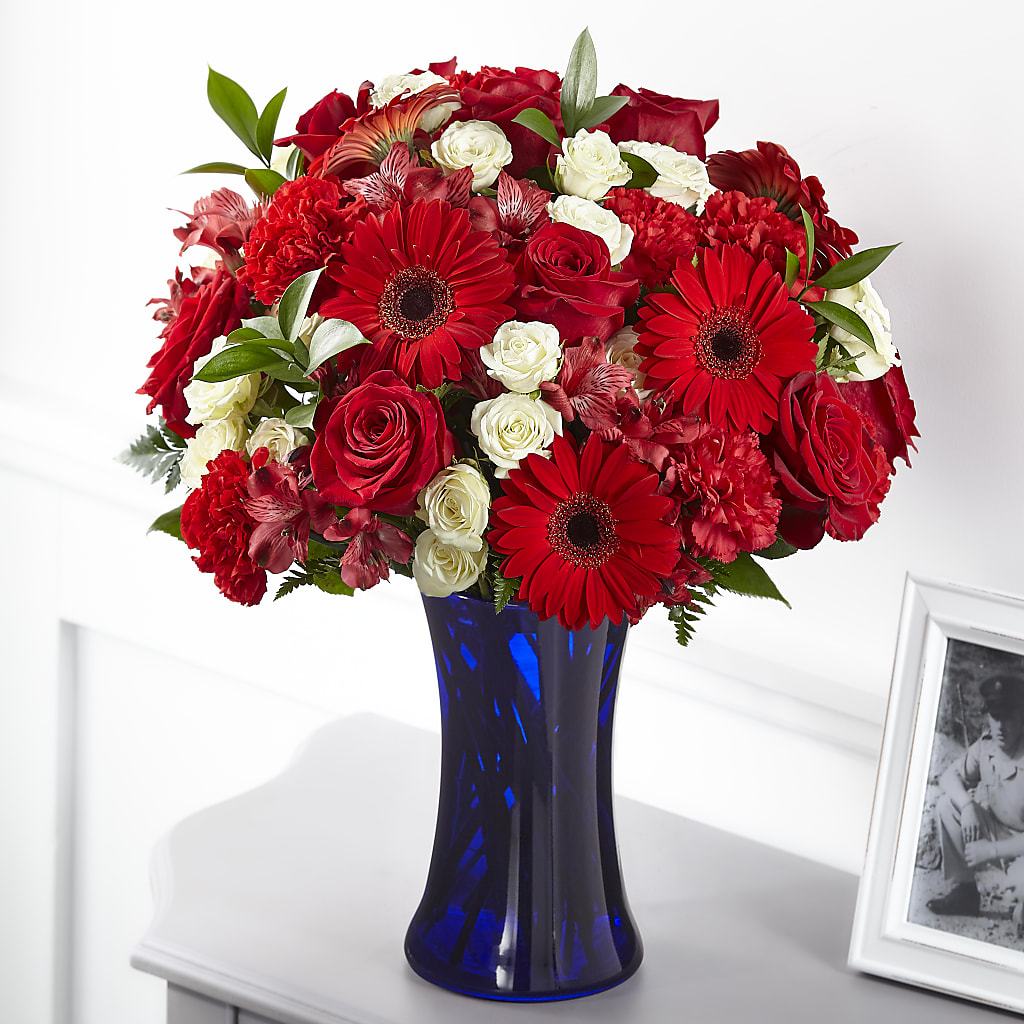 Hearts Embrace Bouquet – Rambling Rose Florist, Dunedin FL