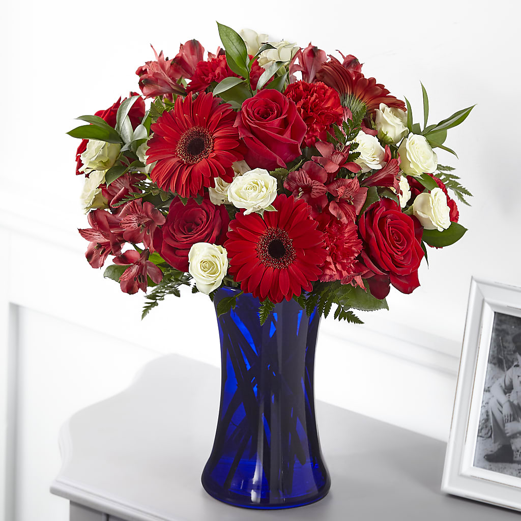 Hearts Embrace Bouquet – Rambling Rose Florist, Dunedin FL