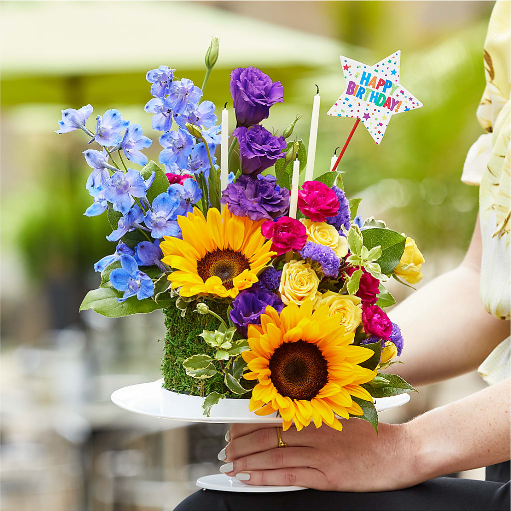 Star of the Day Floral Cake – Rambling Rose Florist, Dunedin FL