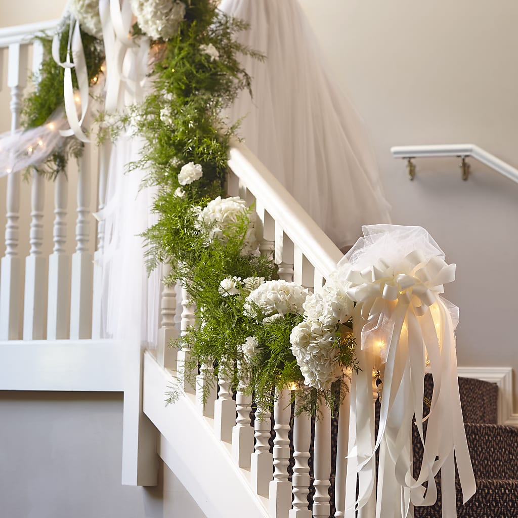 Champagne Dreams Garland – Rambling Rose Florist, Dunedin FL