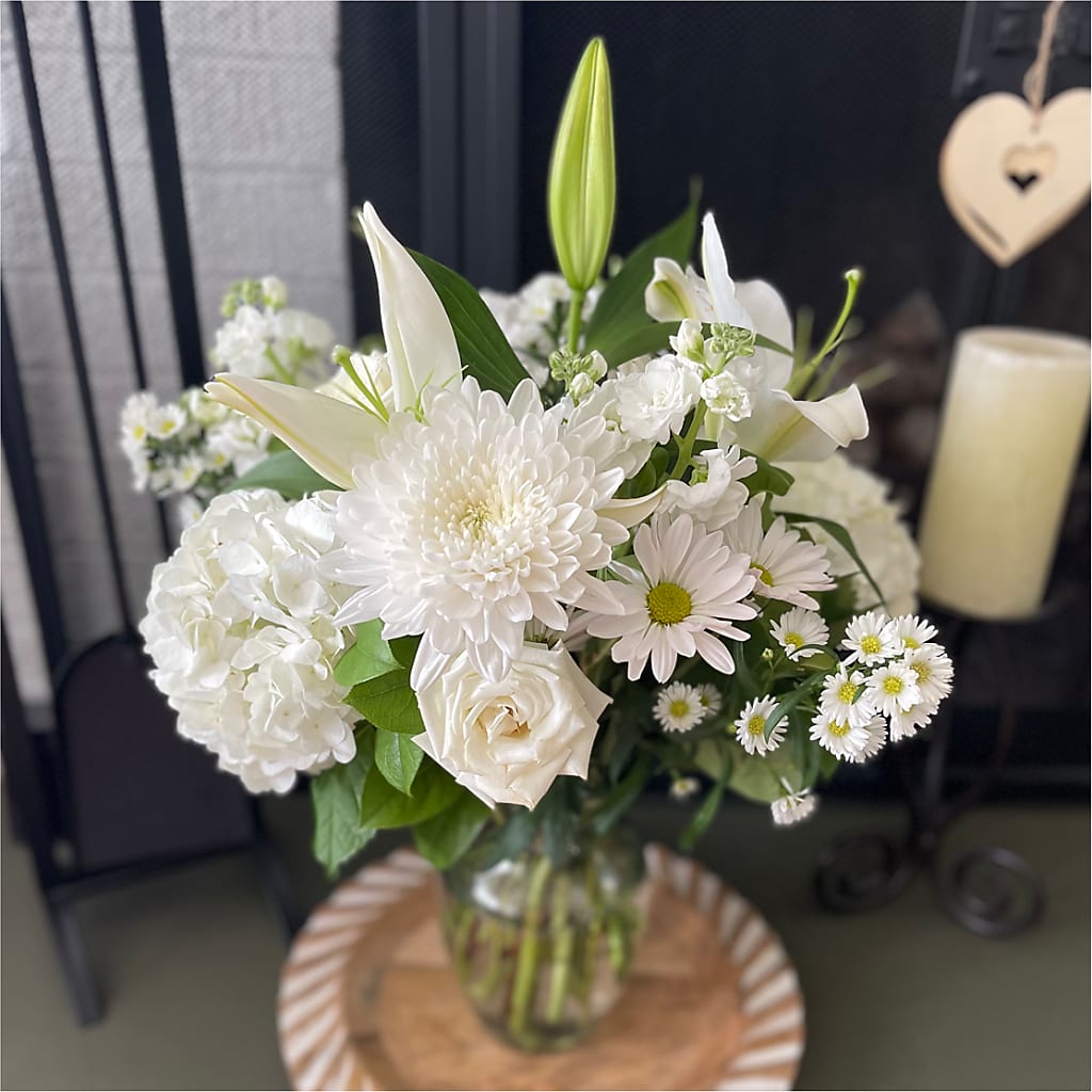 Classic Ivory – A Florist Original –  Rambling Rose Florist, Dunedin FL