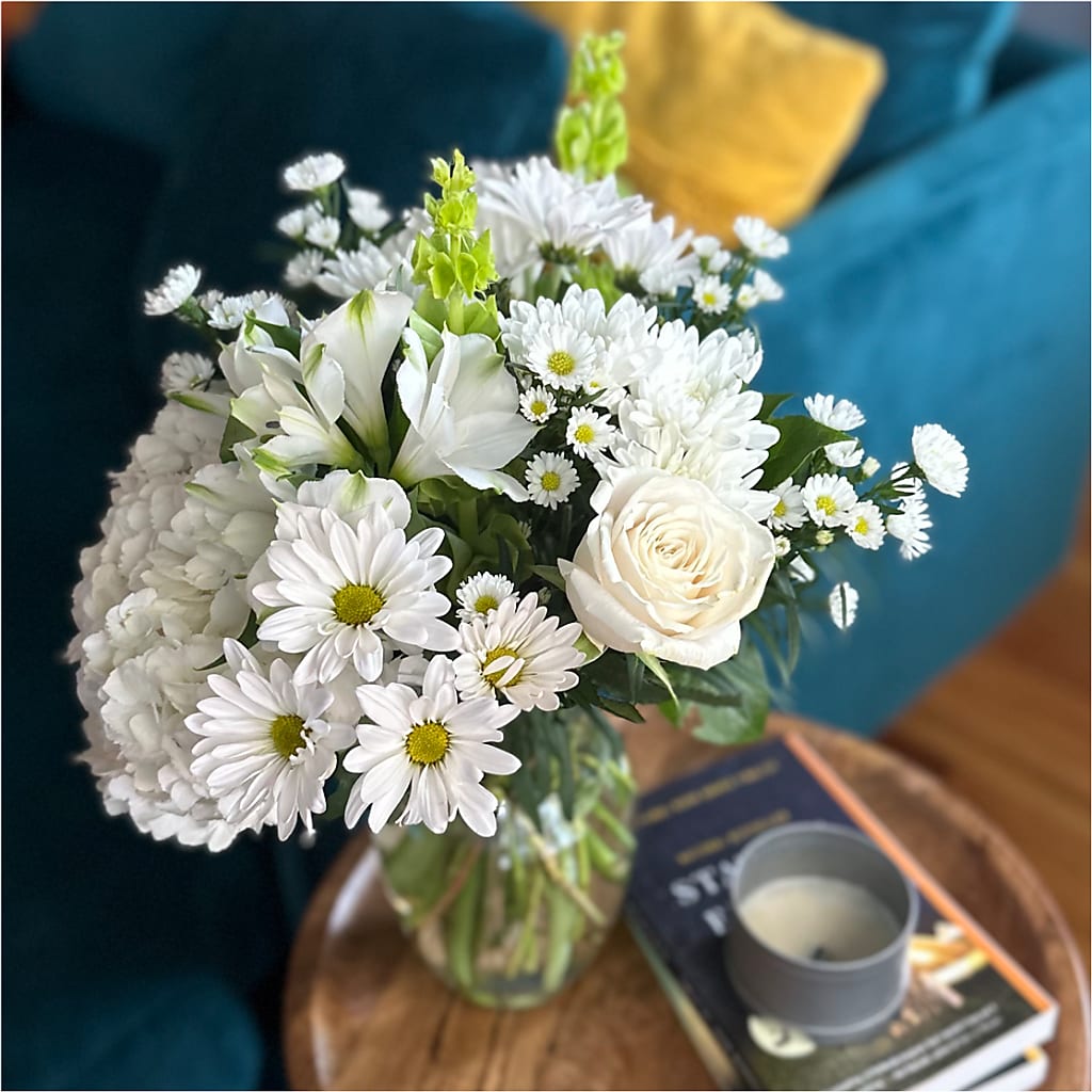 Classic Ivory – A Florist Original –  Rambling Rose Florist, Dunedin FL